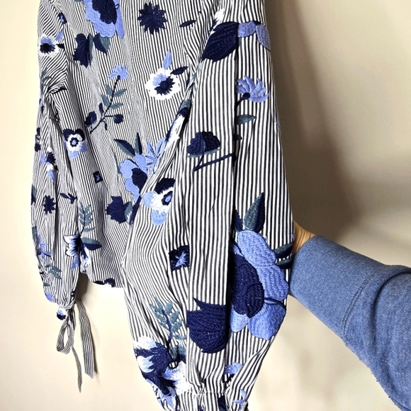 Floral Blue and White Women's Top - Picture 8 of 10